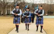 <a href='http://jhwa.ngskmc-eis.net'>最靠谱的网赌软件</a>'s commencement exercises are filled with inspiration and moments of joy as the bagpipers walk across the seal on Kaufman Mall. 图Chuck Thomas/ODU